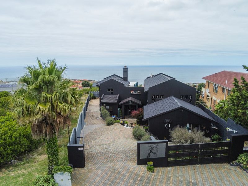 Luxurious property in the Dana Bay Nature Conservancy is more than just a home! - Photo 4