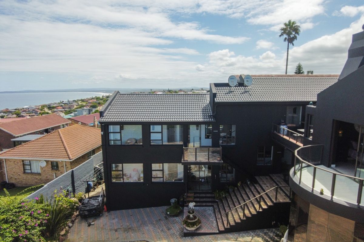 Luxurious property in the Dana Bay Nature Conservancy is more than just a home! - Photo 2