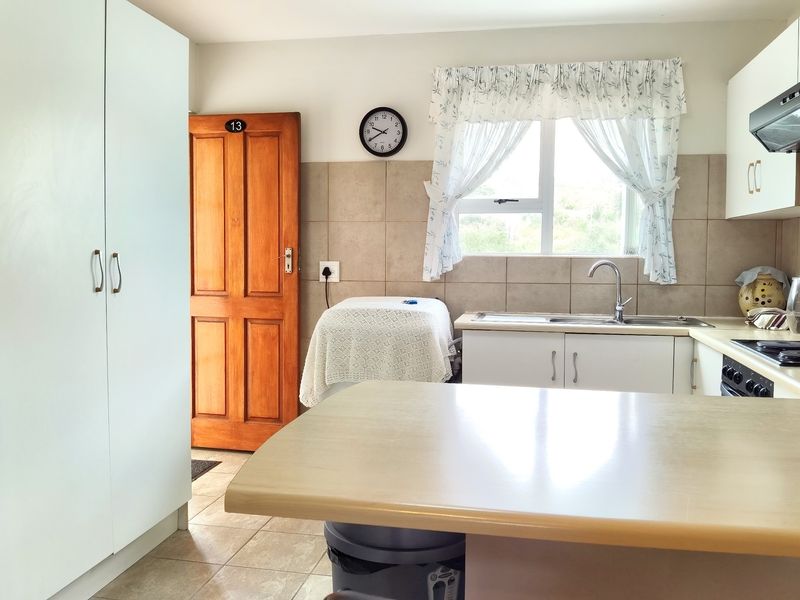 Cosy 3 bedroom apartment/flat located in Hartenbos Central. - Photo 6