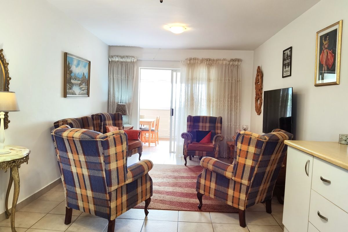 Cosy 3 bedroom apartment/flat located in Hartenbos Central. - Photo 2