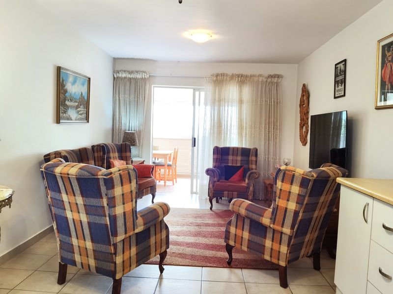 Cosy 3 bedroom apartment/flat located in Hartenbos Central. - Photo 2