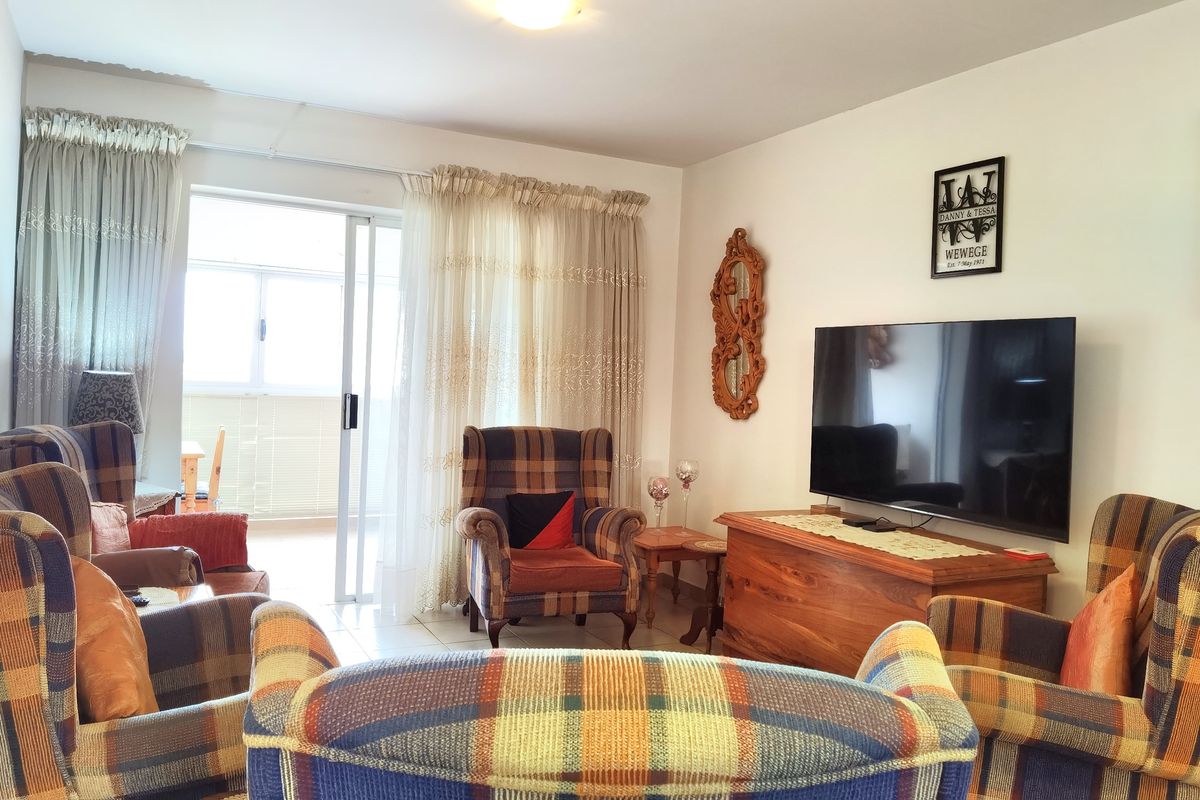 Cosy 3 bedroom apartment/flat located in Hartenbos Central. - Photo 4