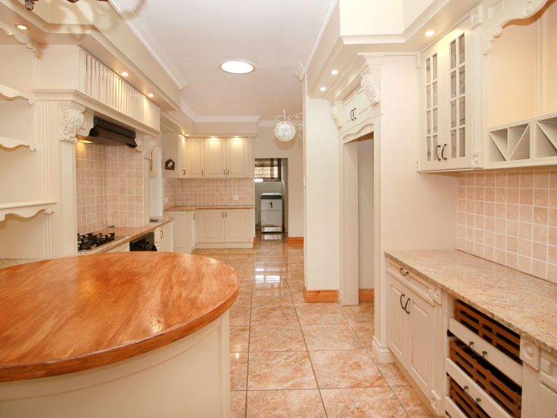 Absolutely Stunning Freestanding Home in Central Hartenbos - Photo 8