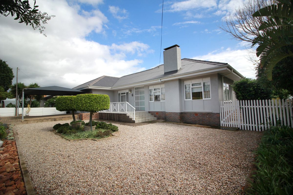 Absolutely Stunning Freestanding Home in Central Hartenbos - Photo 3