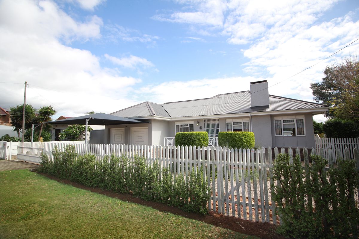 Absolutely Stunning Freestanding Home in Central Hartenbos - Photo 4