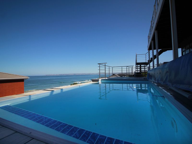 Beautiful home with pool Invester or big family - Photo 2