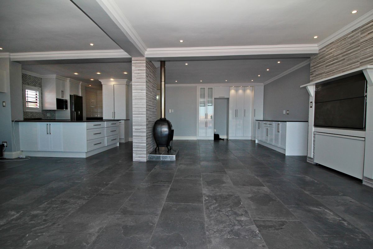 Beautiful home with pool Invester or big family - Photo 5