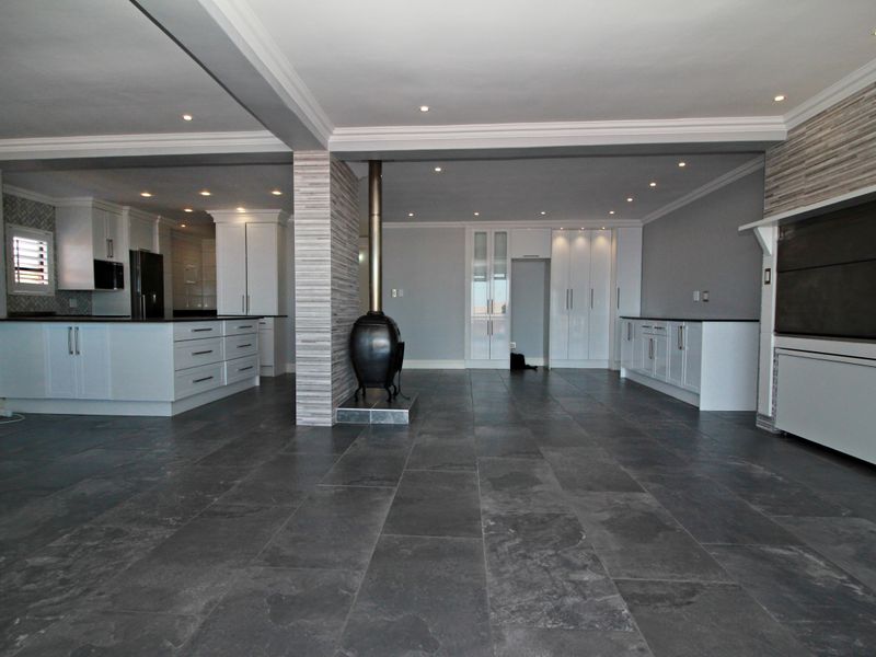 Beautiful home with pool Invester or big family - Photo 5