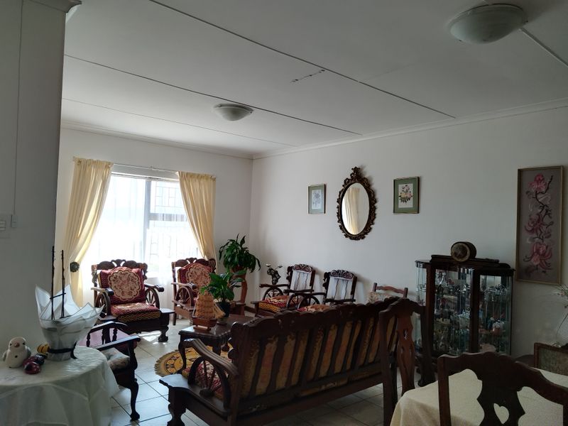 FAMILY HOME IN KLEINBRAK - Photo 5