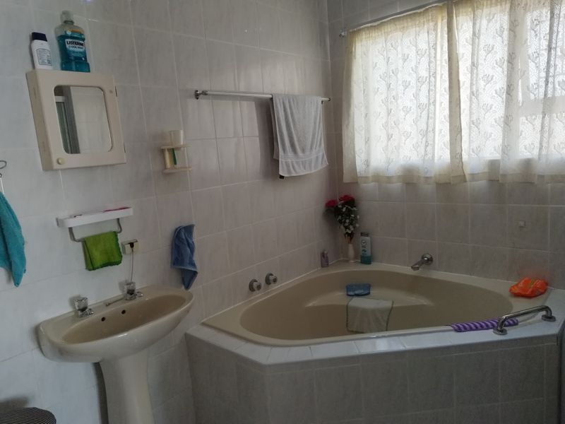 FAMILY HOME IN KLEINBRAK - Photo 7