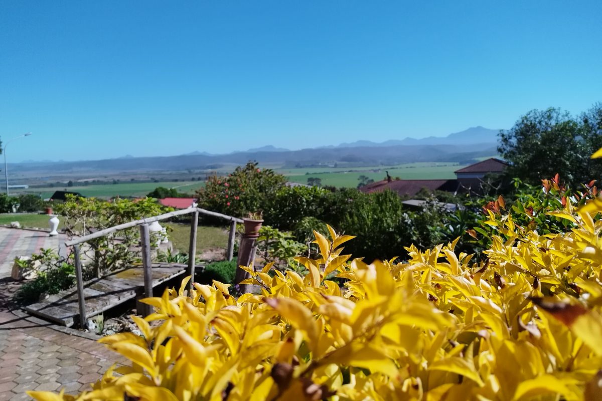 FAMILY HOME IN KLEINBRAK - Photo 2