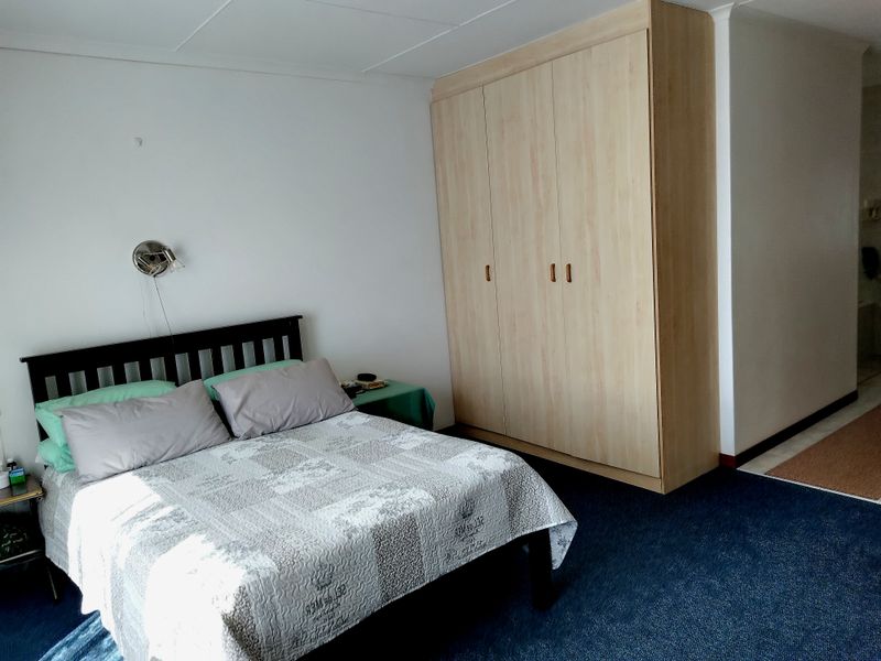 FAMILY HOME IN KLEINBRAK - Photo 4