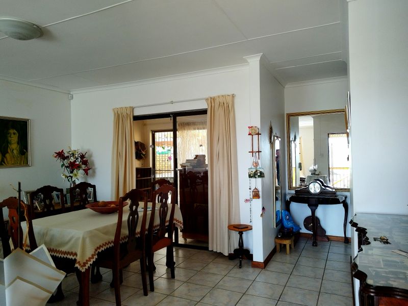FAMILY HOME IN KLEINBRAK - Photo 6