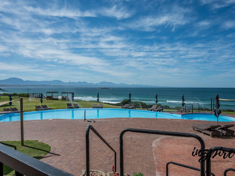 Beachfront Bliss in Diaz Beach – First Floor Apartment in The Beach Club Complex - Photo 3