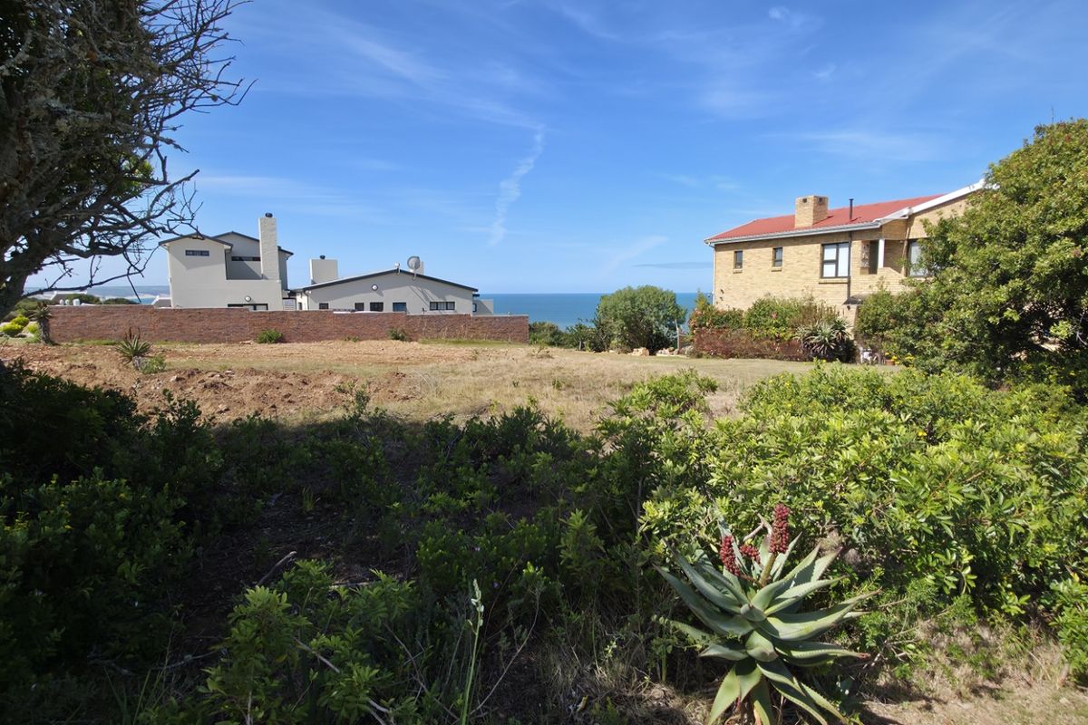 Your seaside escape awaits! In Boggomsbaai - Photo 4
