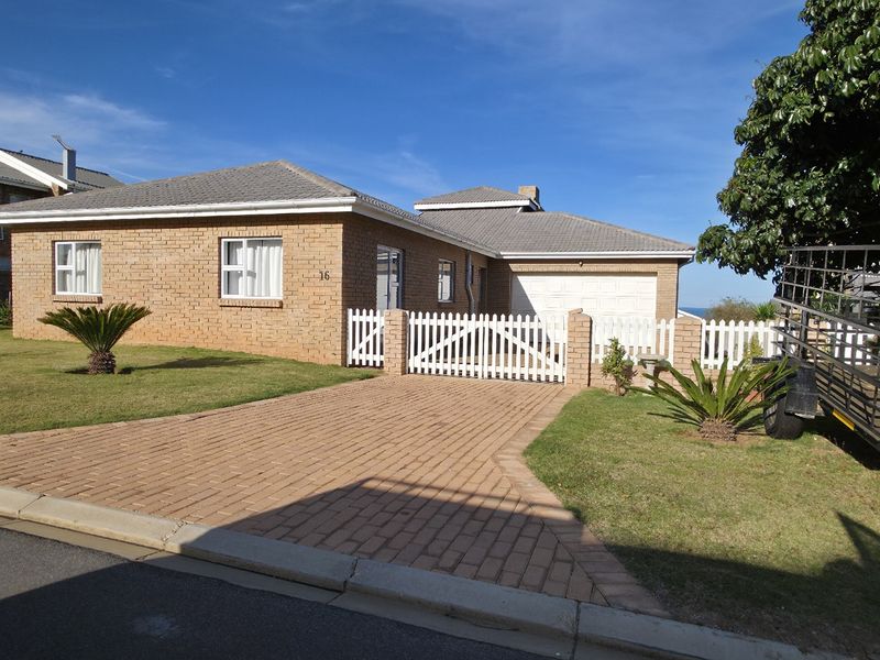 3 Bedroom Seaview house for sale in Boggomsbaai - Photo 1