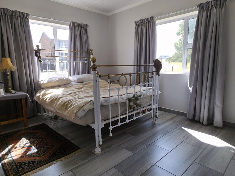 3 Bedroom Seaview house for sale in Boggomsbaai - Photo 10