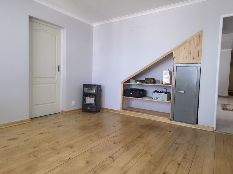 3 Bedroom Seaview house for sale in Boggomsbaai - Photo 9