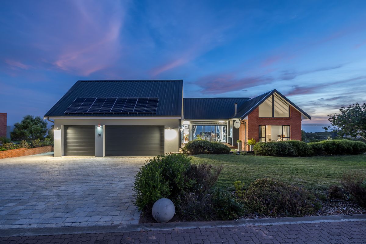 Modern Coastal Living Meets Sustainable Design – Nautilus Bay Estate - Photo 2