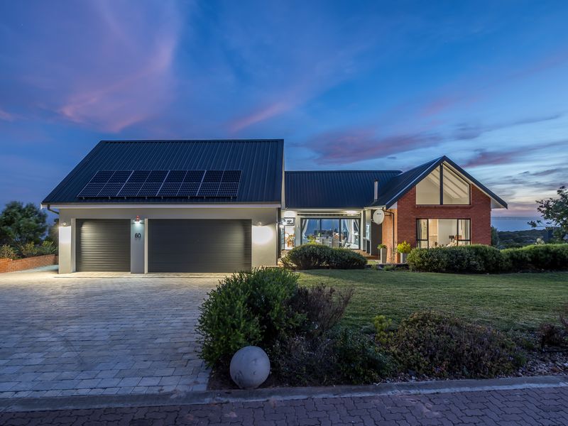 Modern Coastal Living Meets Sustainable Design – Nautilus Bay Estate - Photo 2