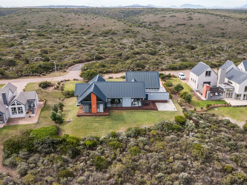 Modern Coastal Living Meets Sustainable Design – Nautilus Bay Estate - Photo 9