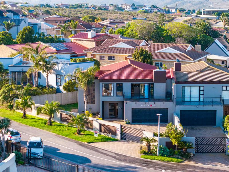 HARTENBOS, MENKENKOP:    Modern Coastal Living with Space, Security & Sea Views - Photo 9