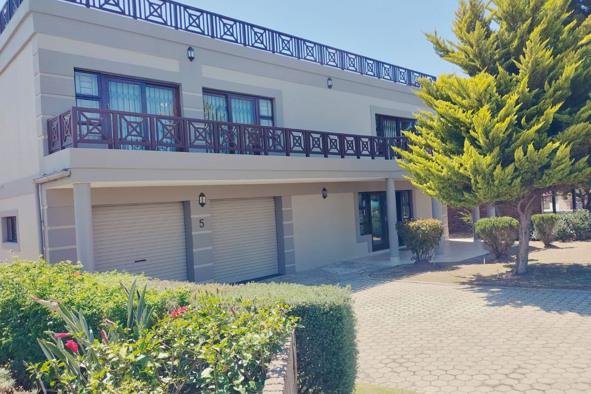 SPACIOUS FAMILY HOME WITH SEA & MOUNTAIN VIEWS IN SOUGHT-AFTER TERGNIET - Photo 4