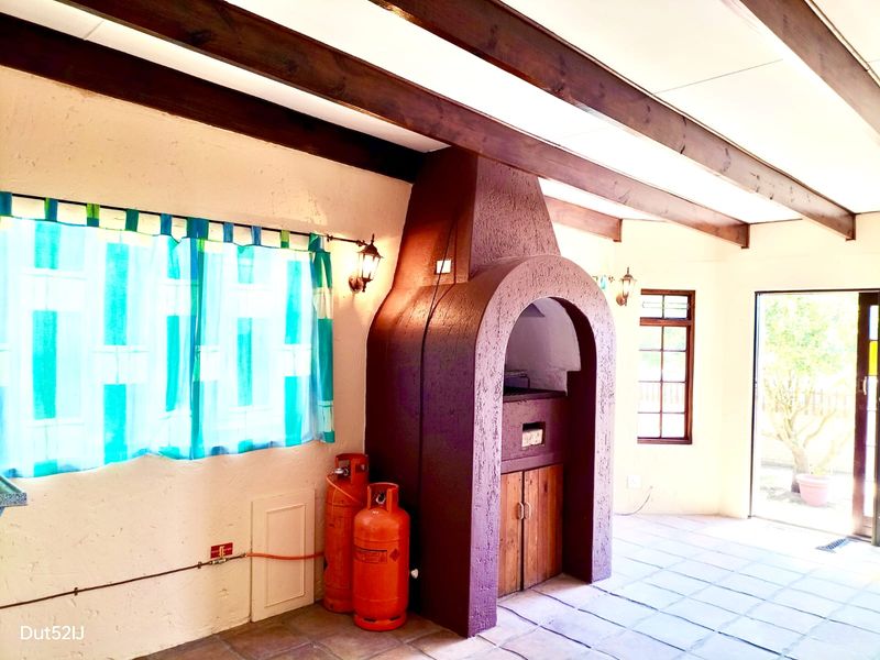 SPACIOUS FAMILY HOME WITH SEA & MOUNTAIN VIEWS IN SOUGHT-AFTER TERGNIET - Photo 8