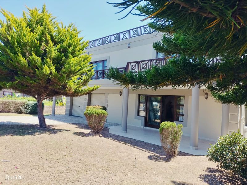 SPACIOUS FAMILY HOME WITH SEA & MOUNTAIN VIEWS IN SOUGHT-AFTER TERGNIET - Photo 3