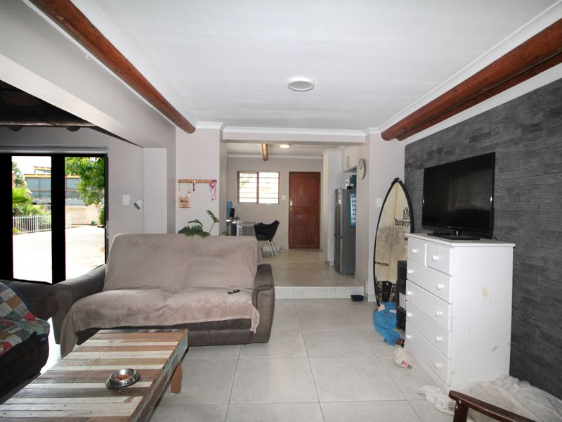 Entertainer’s Dream Surrounded by Nature - Photo 10