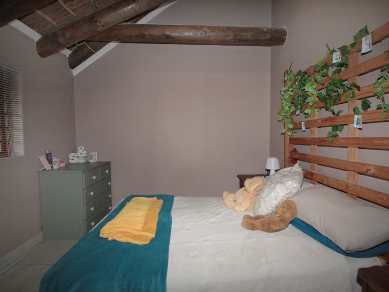 Entertainer’s Dream Surrounded by Nature - Photo 9