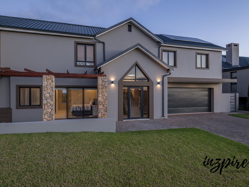 Modern 3-Bedroom Home with Breathtaking Views in Hartland Lifestyle Estate - Photo 2