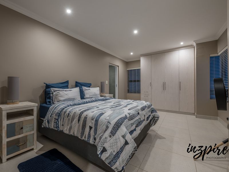 Modern 3-Bedroom Home with Breathtaking Views in Hartland Lifestyle Estate - Photo 9