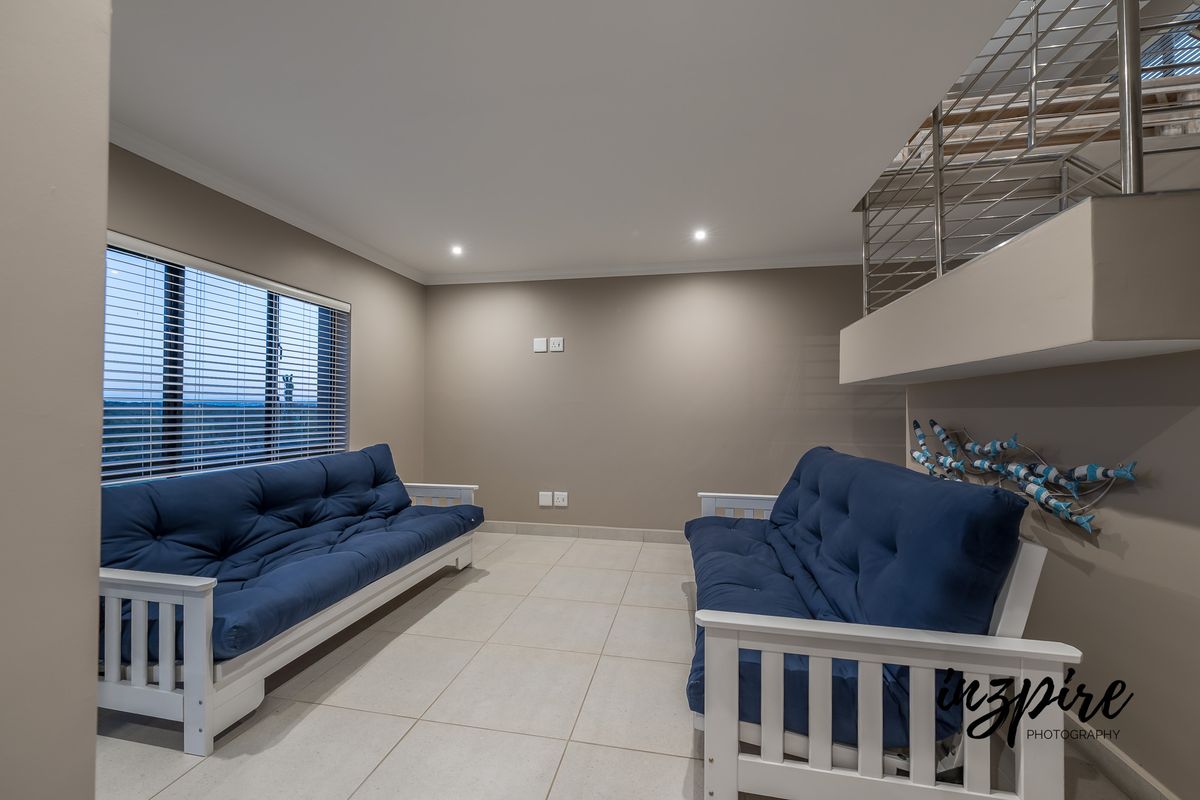 Modern 3-Bedroom Home with Breathtaking Views in Hartland Lifestyle Estate - Photo 5