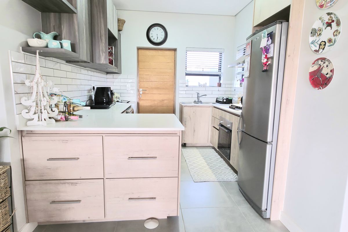 3 Bedroom house for sale in Hartland - Photo 4