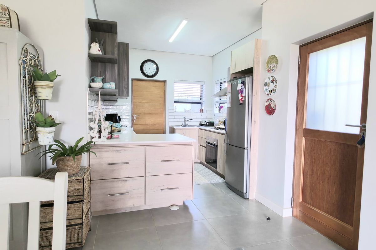 3 Bedroom house for sale in Hartland - Photo 3