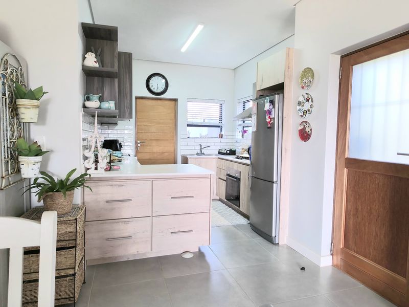 3 Bedroom house for sale in Hartland - Photo 3