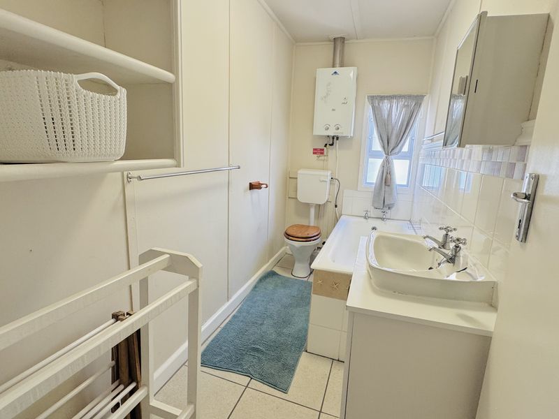 Prime Location Alert! Hartenbos Central "Karoo Dorp" Family Holiday Home - Photo 10