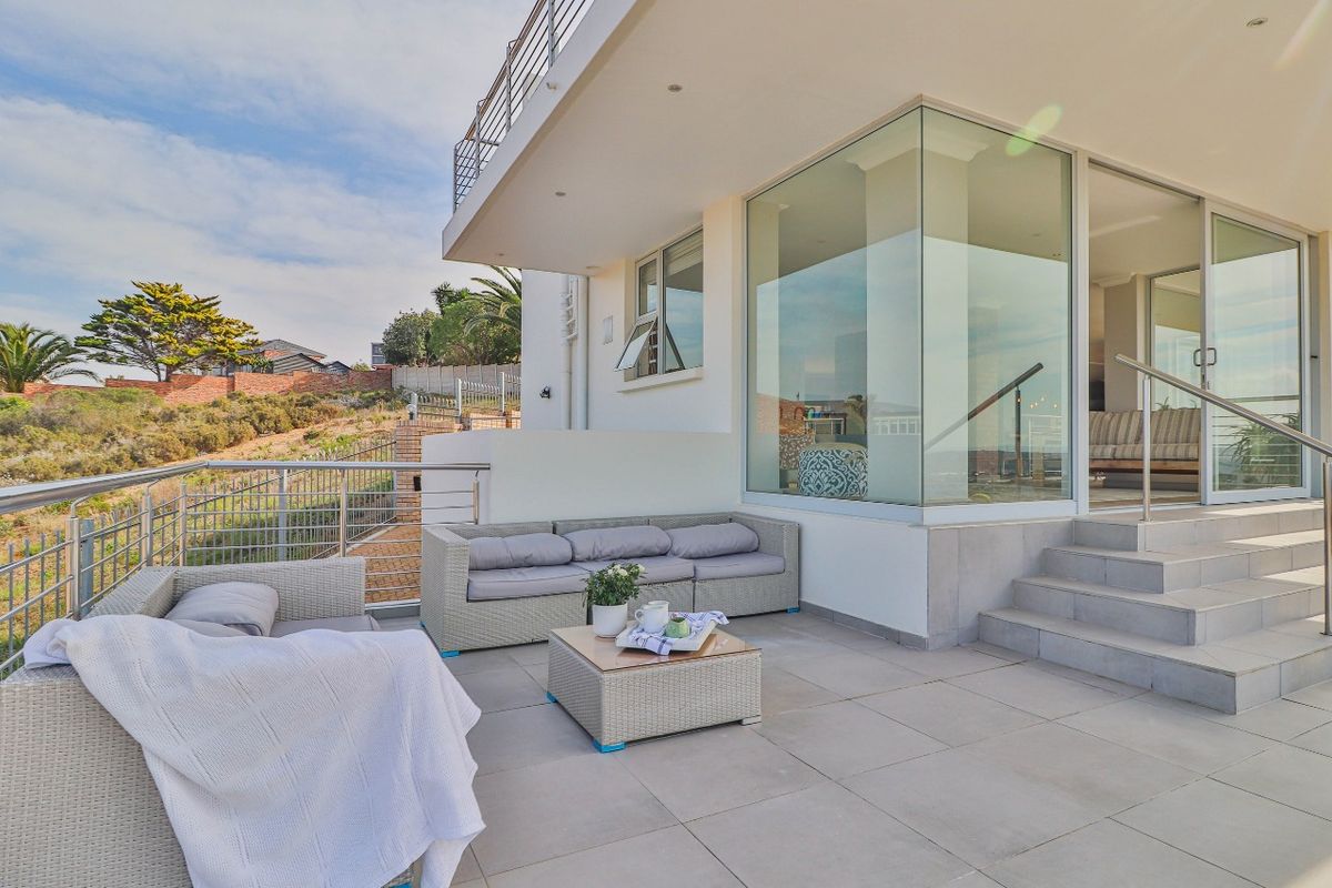 Executive Double-Storey Home With Unobstructed Sea Views in Hartenbosheuwels. - Photo 5