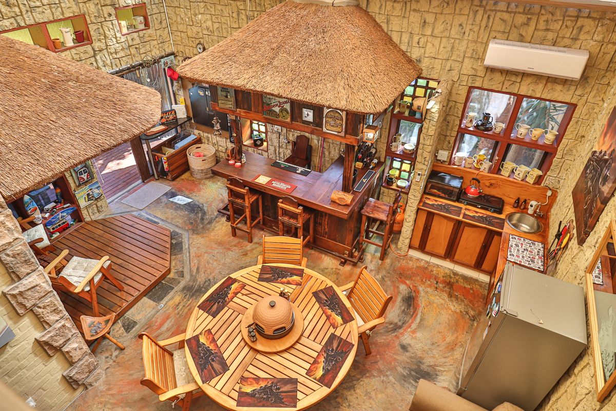 COASTAL ENTERTAINER’S HAVEN IN ISLAND VIEW!! - Photo 4