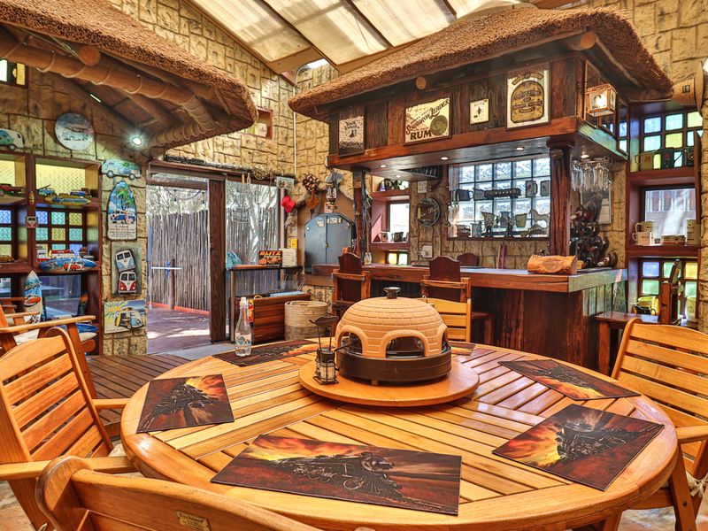 COASTAL ENTERTAINER’S HAVEN IN ISLAND VIEW!! - Photo 6