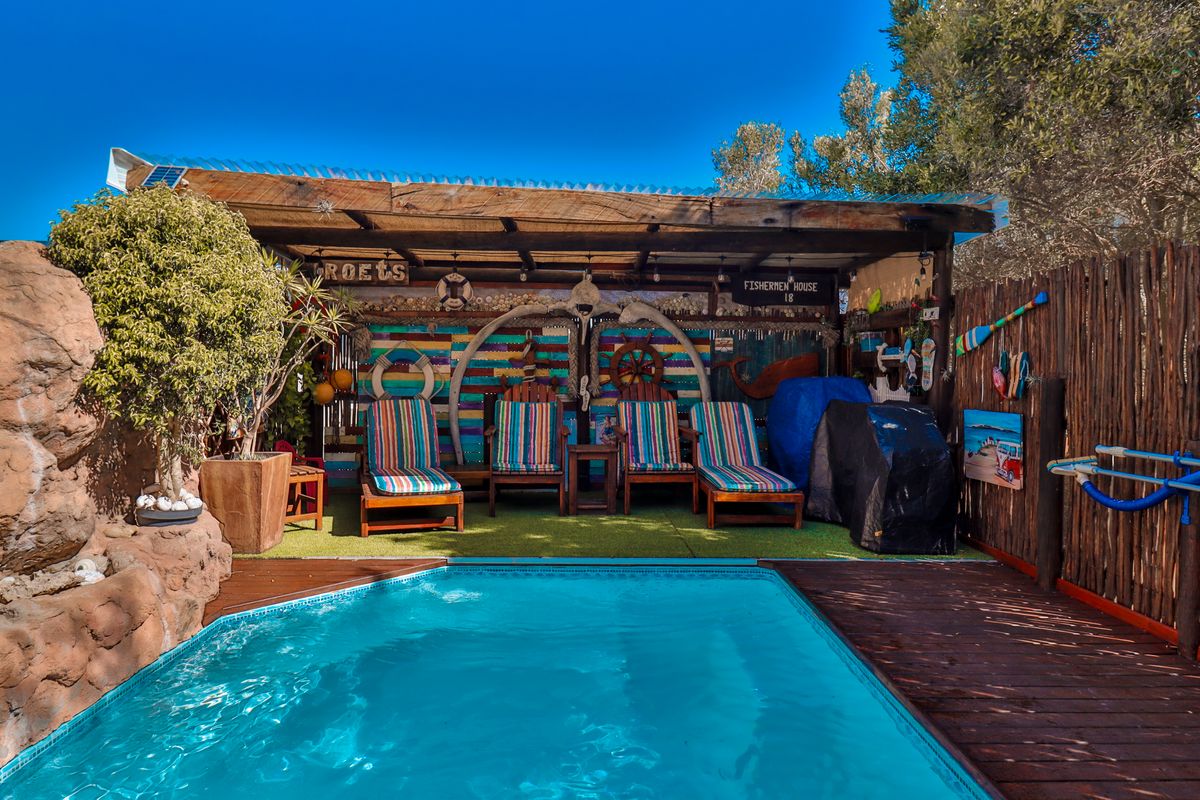 COASTAL ENTERTAINER’S HAVEN IN ISLAND VIEW!! - Photo 3