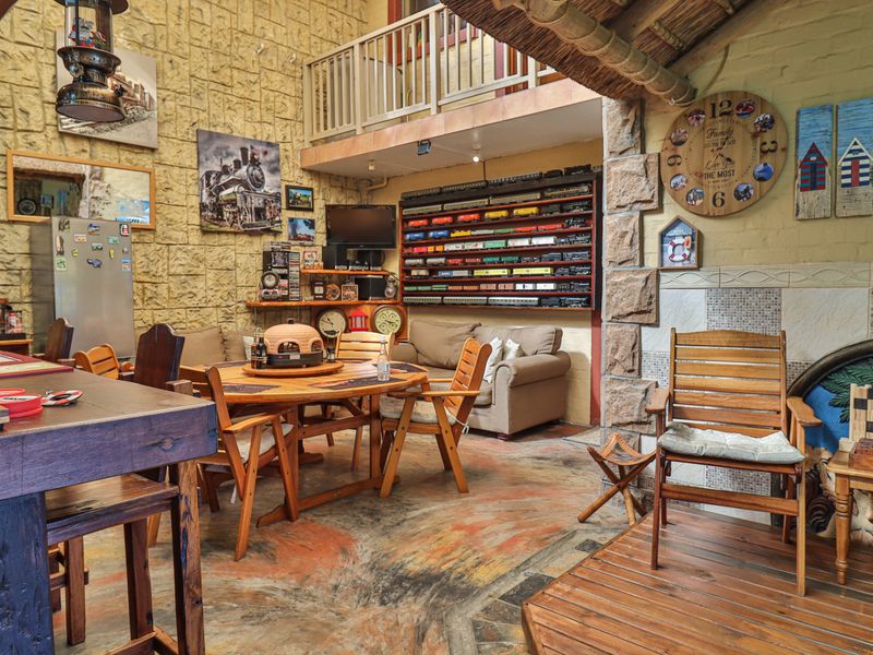 COASTAL ENTERTAINER’S HAVEN IN ISLAND VIEW!! - Photo 5