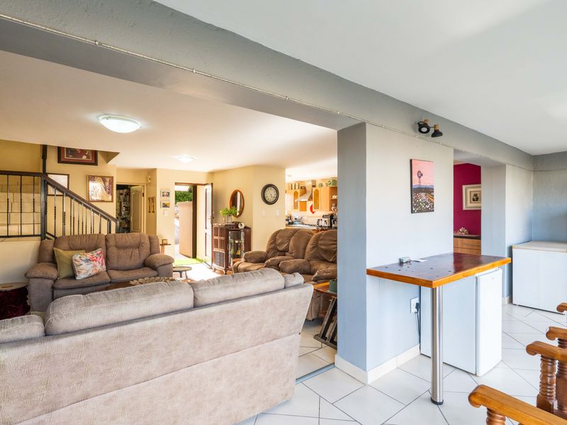 Well-priced, Lock-Up-and-Go, Move-In Ready Townhouse!!! - Photo 10