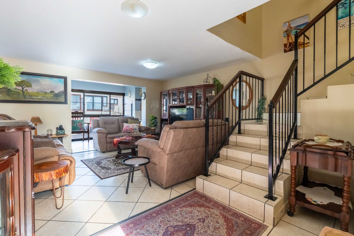 Well-priced, Lock-Up-and-Go, Move-In Ready Townhouse!!! - Photo 5