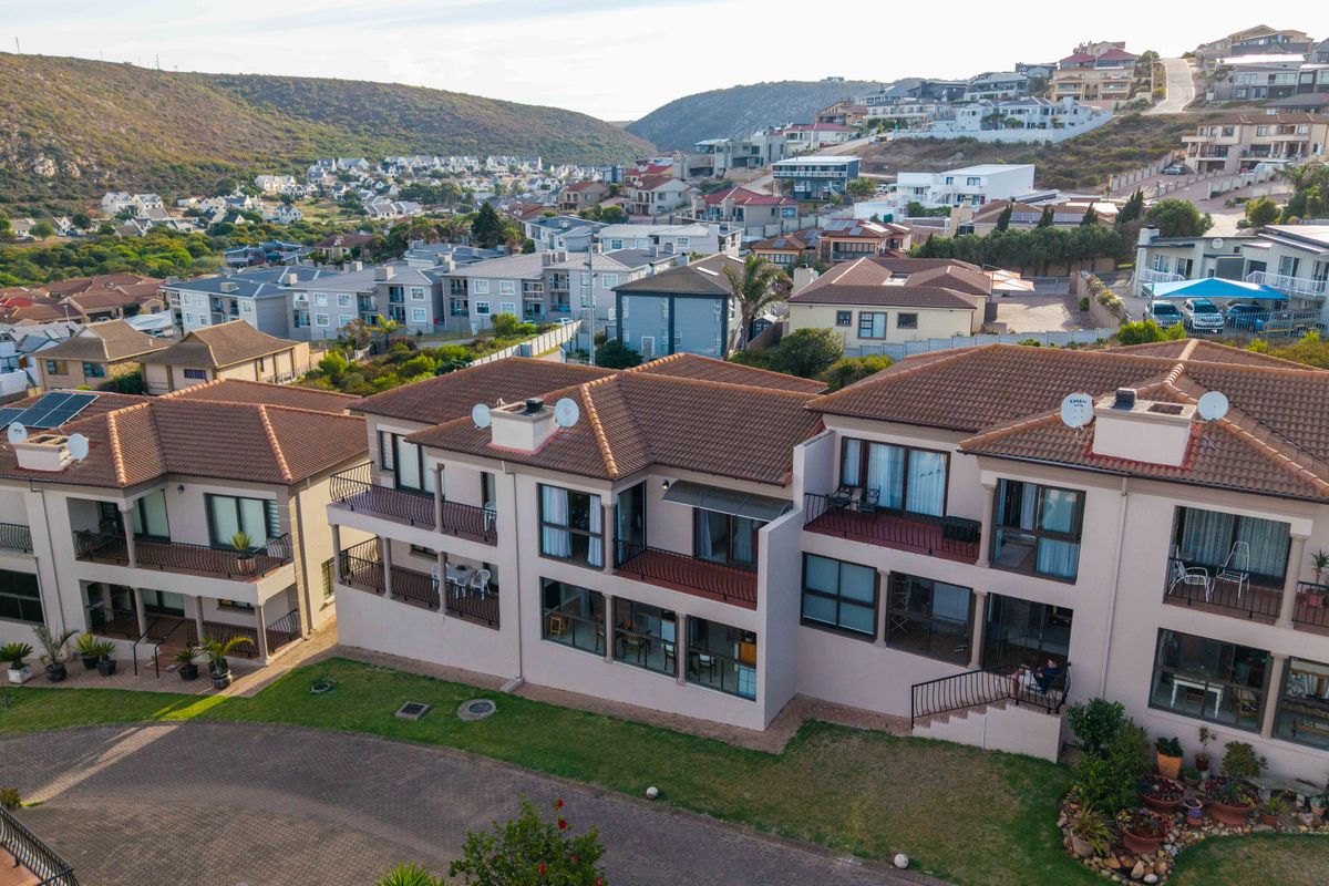 Well-priced, Lock-Up-and-Go, Move-In Ready Townhouse!!! - Photo 2