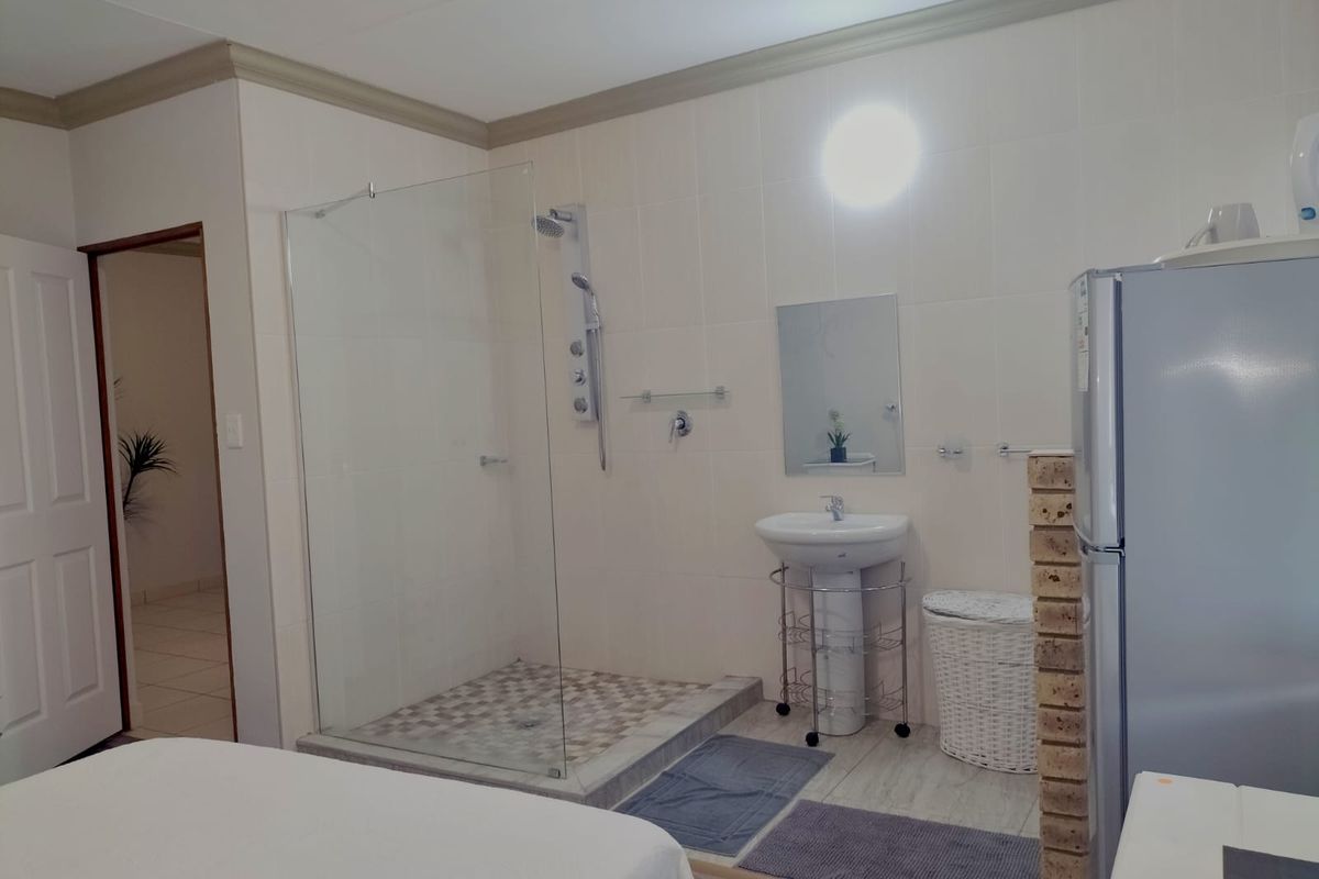 RIVERFRONT PROPERTY - IDEAL GUESTHOUSE OR HOLIDAY RETREAT - Photo 4