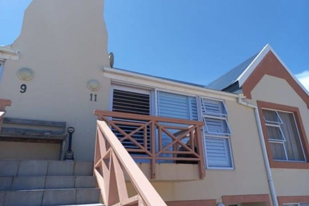 Upgraded Top-Floor Coastal Apartment – Gouritsmond - Photo 2