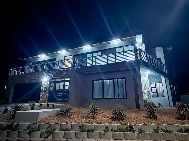 Where Space, Style & Ocean Views Meet | Stilbaai Duine - Photo 2