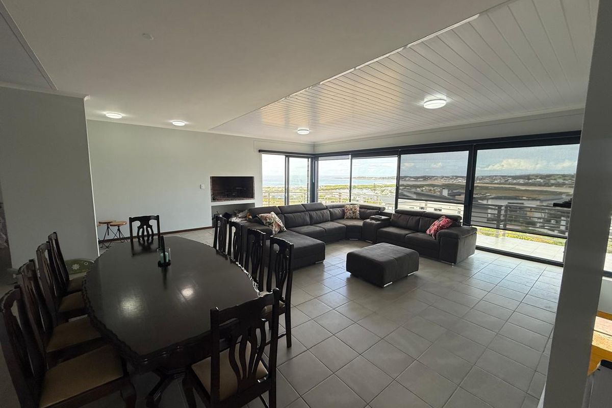 Where Space, Style & Ocean Views Meet | Stilbaai Duine - Photo 5